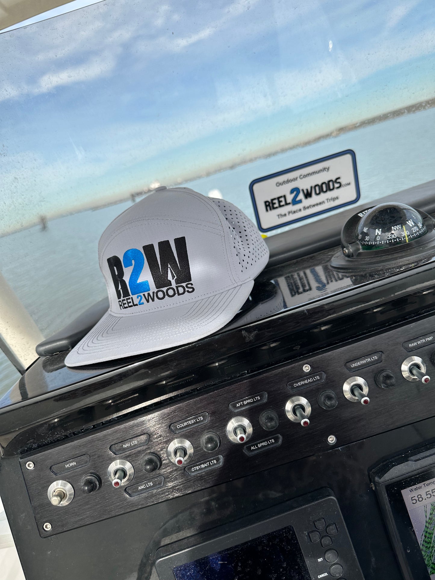 R2W Hats